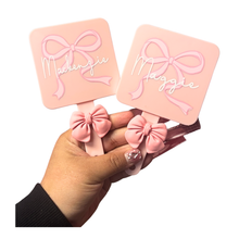 Load image into Gallery viewer, Personalized bow handheld mirror and comb set with custom name in pink