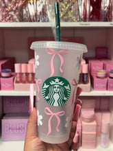 Load image into Gallery viewer, Bow Flower Reusable Cold Cup π